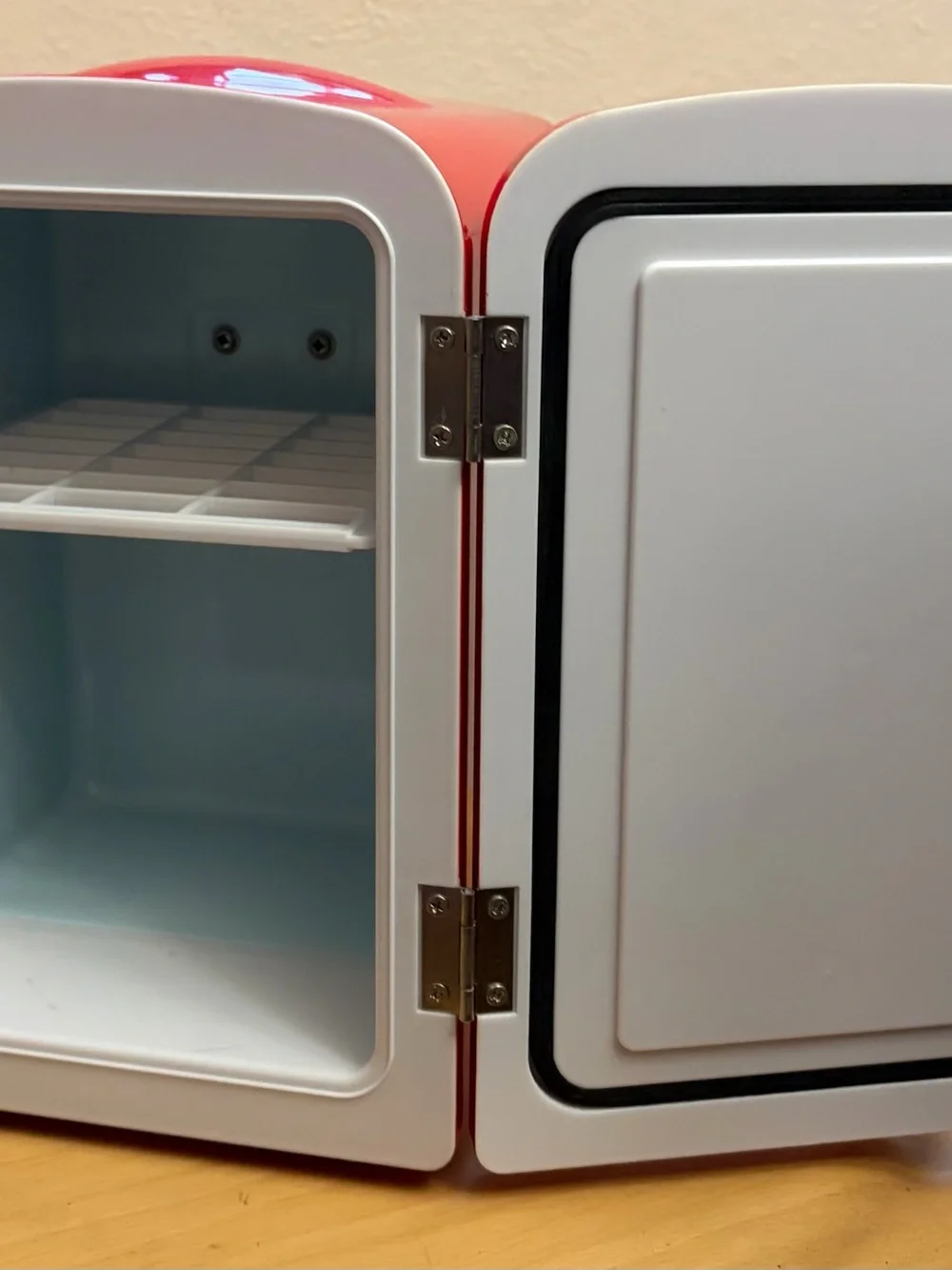 Coca-Cola Red six pack Fridge/warmer  with Polar Bear Graphic 4L